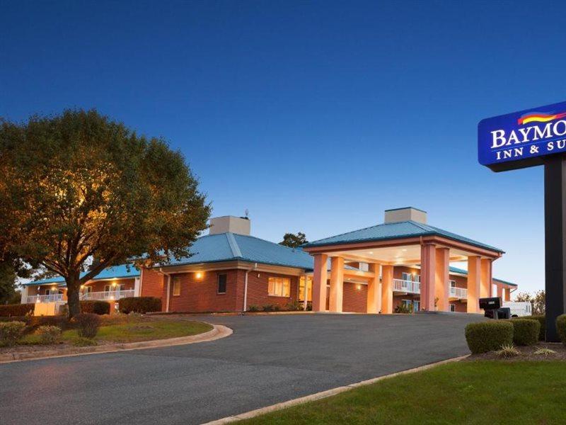 Baymont By Wyndham Warrenton Hotel Exterior photo