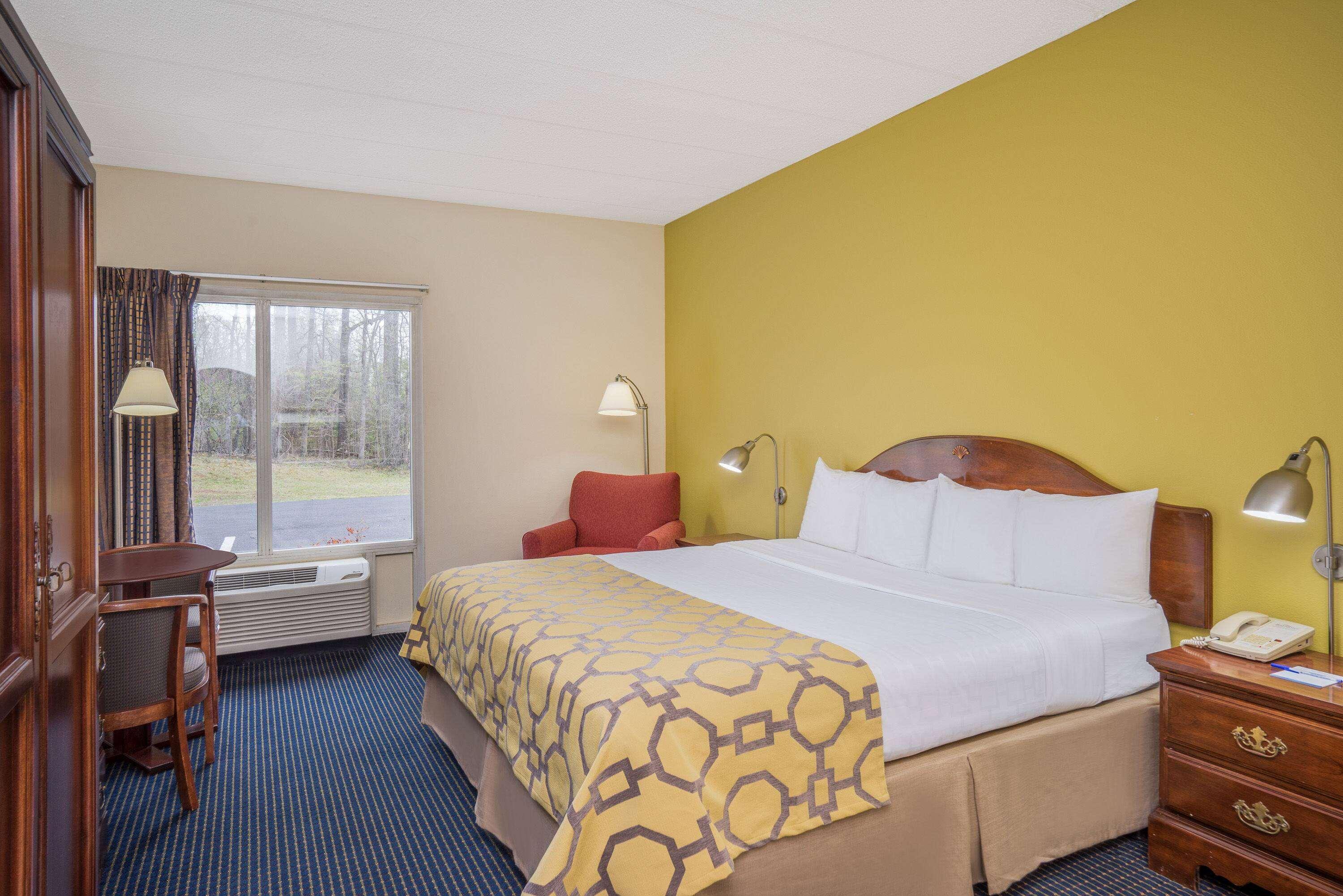 Baymont By Wyndham Warrenton Hotel Exterior photo